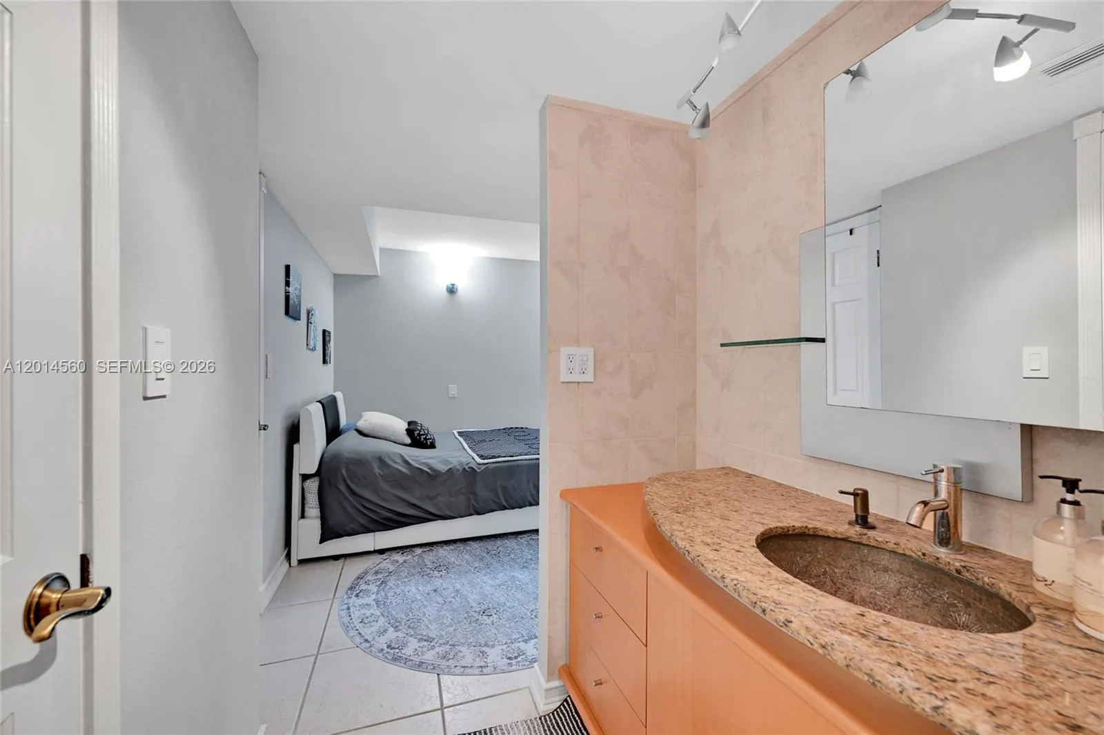 6039 Collins Ave # 621, Miami Beach FL 33140
