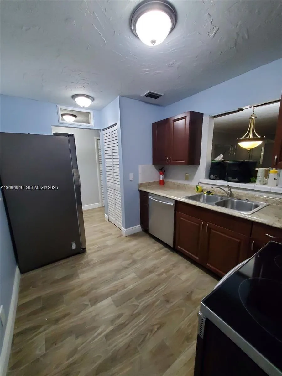 8000 Lagos De Campo Blvd # 303, Tamarac FL 33321