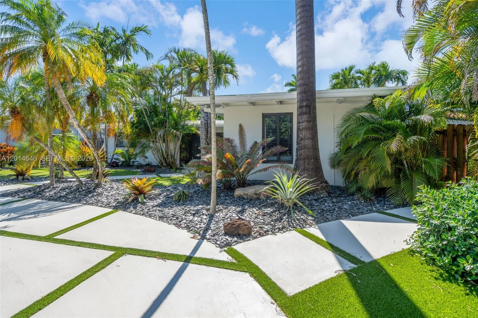 2643 Flamingo Ln, Fort Lauderdale FL 33312