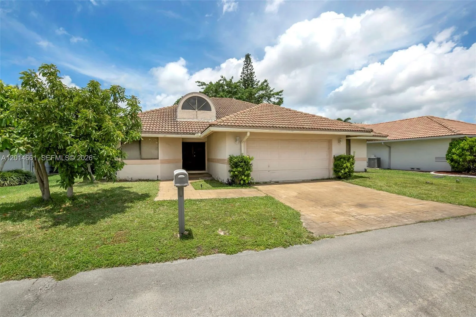7451 NW 40th St, Lauderhill FL 33319