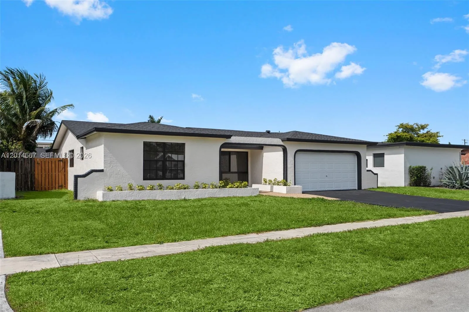 10171 NW 24th St, Sunrise FL 33322