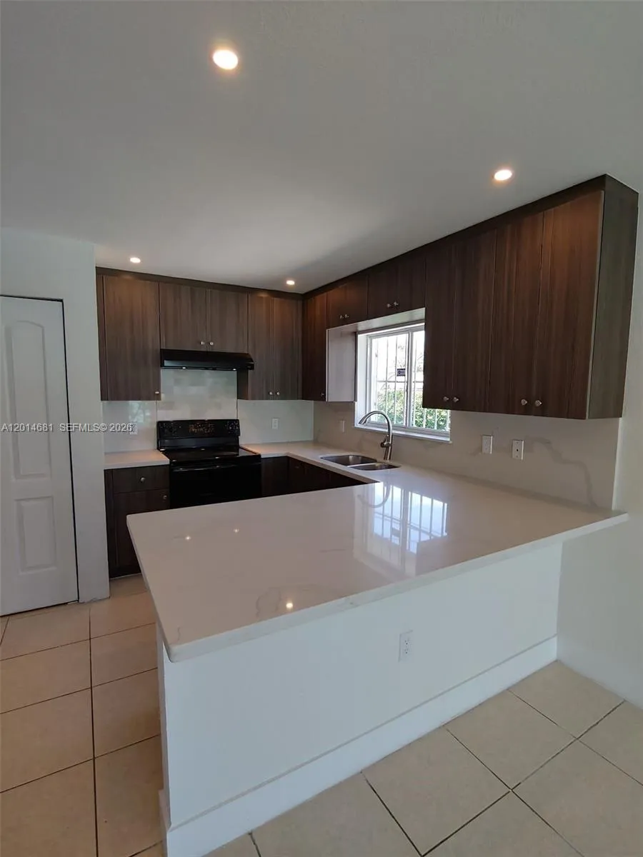 1270 NW 39th St # 1270, Miami FL 33142