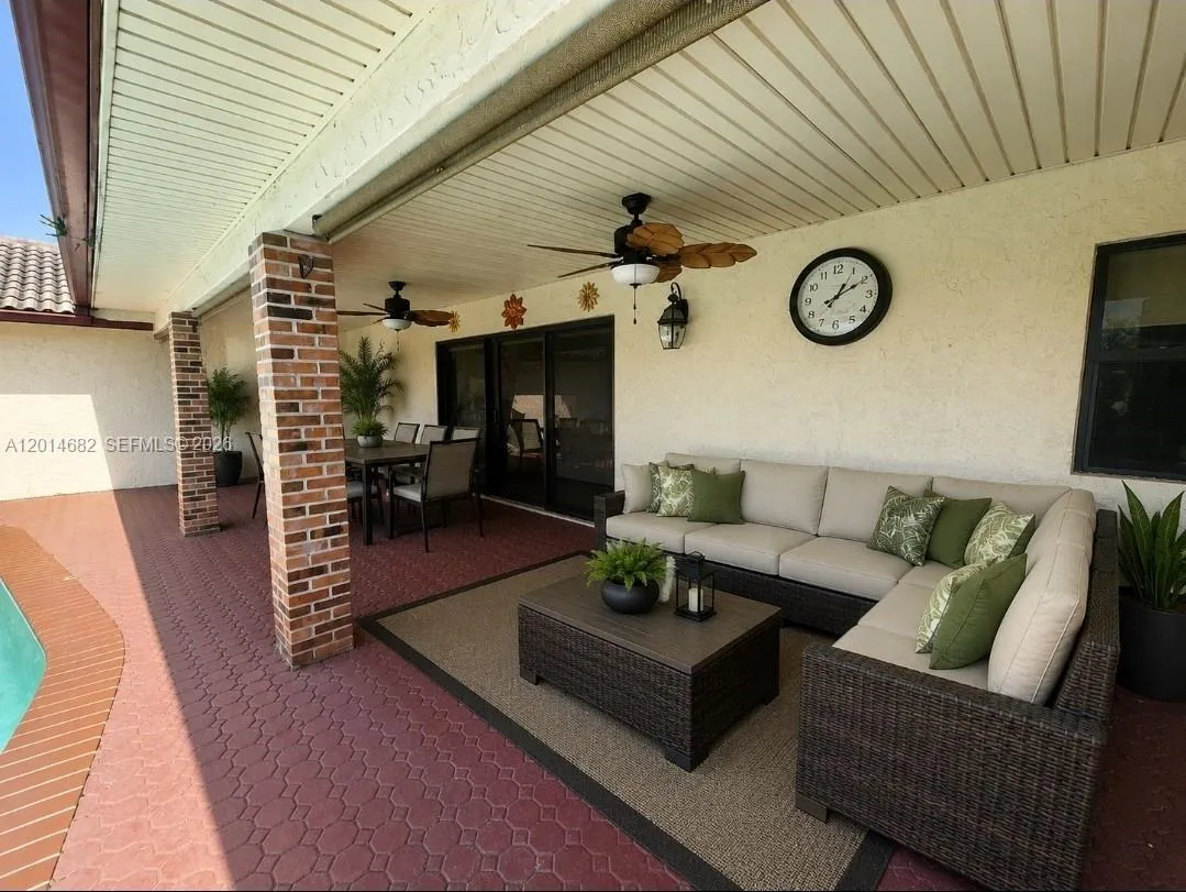 8882 SW 1st Pl, Coral Springs FL 33071
