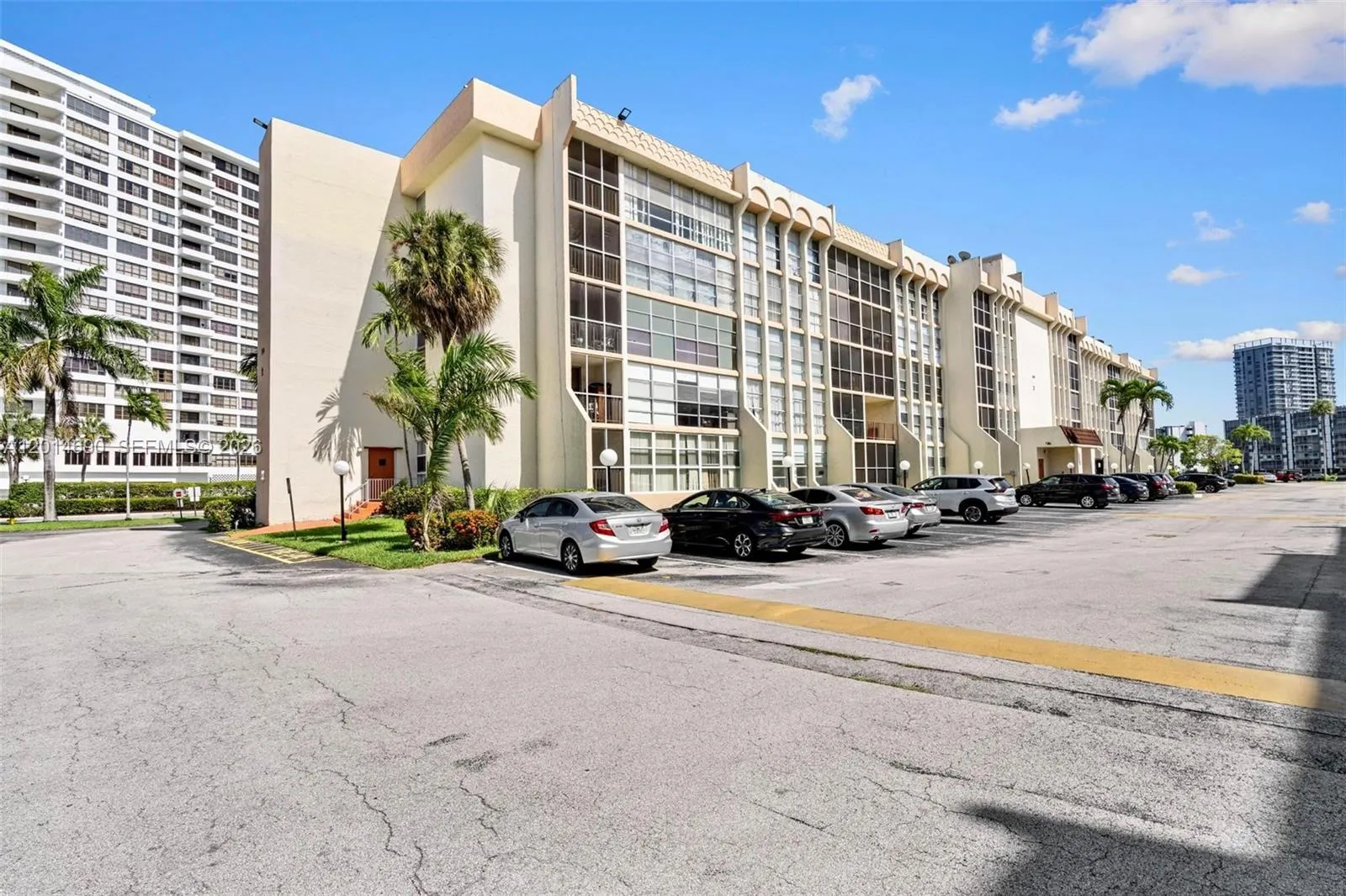 501 Three Islands Blvd # 518, Hallandale Beach FL 33009