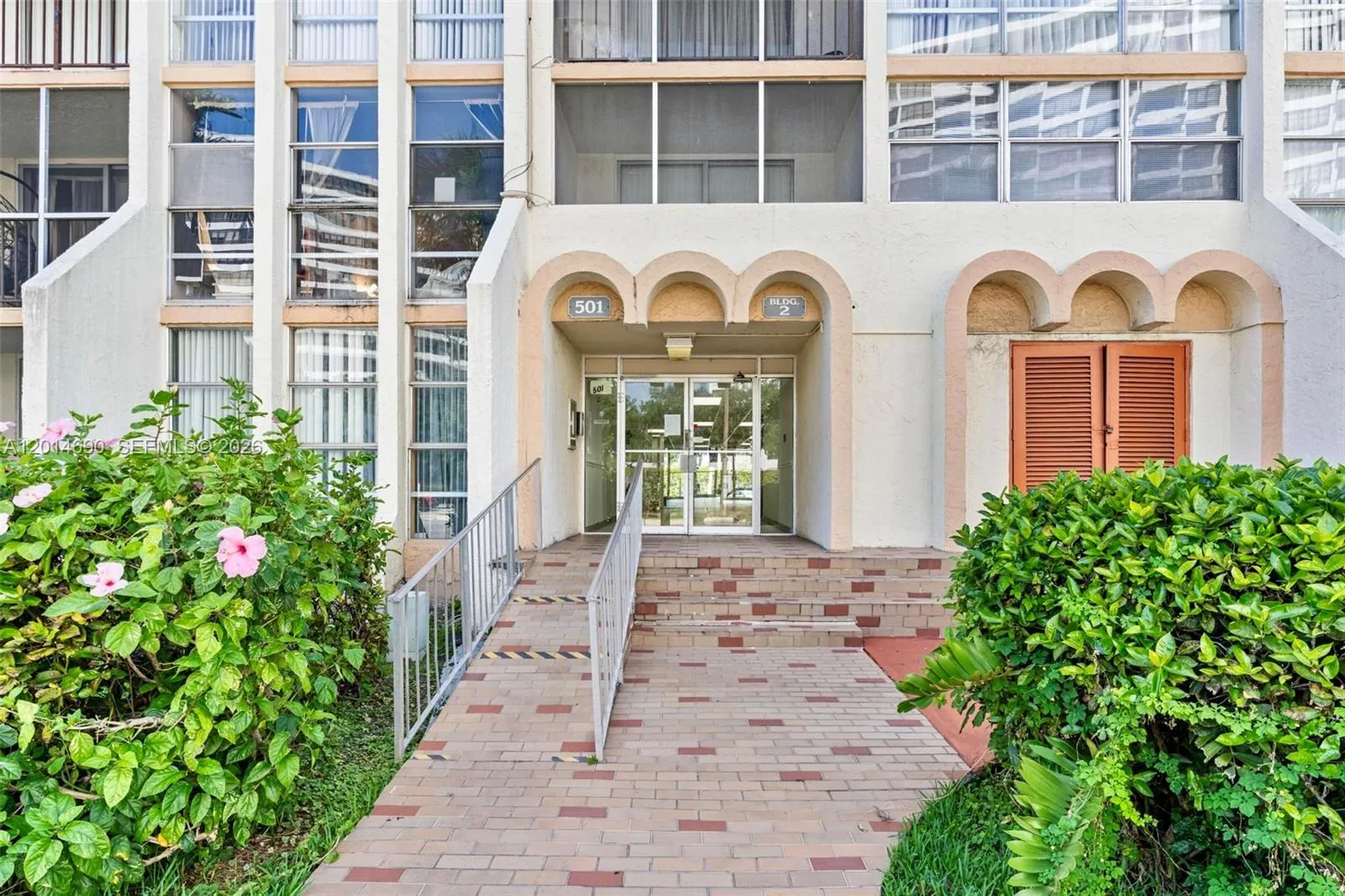 501 Three Islands Blvd # 518, Hallandale Beach FL 33009