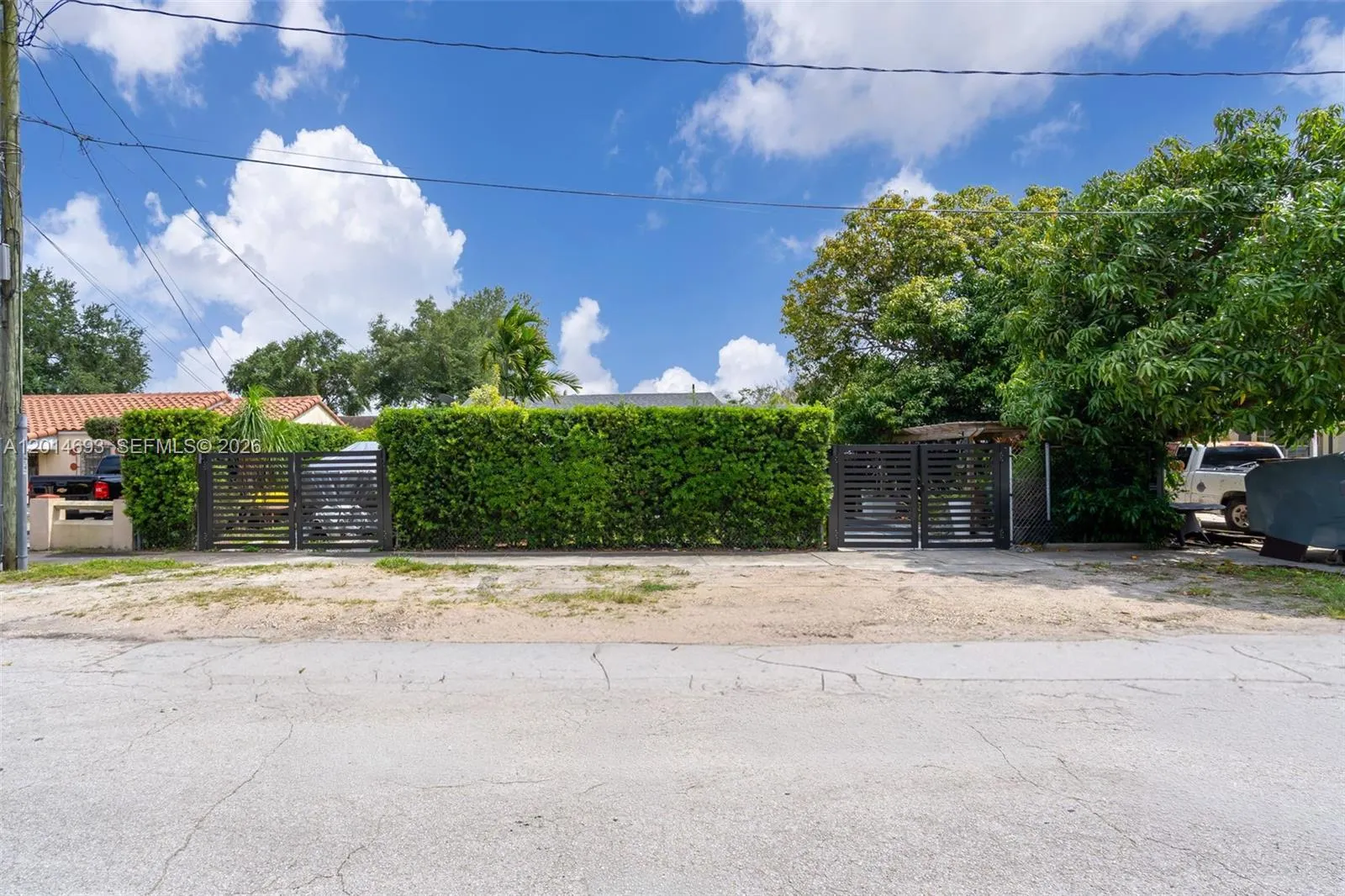 2222 NW 105th St, Miami FL 33147