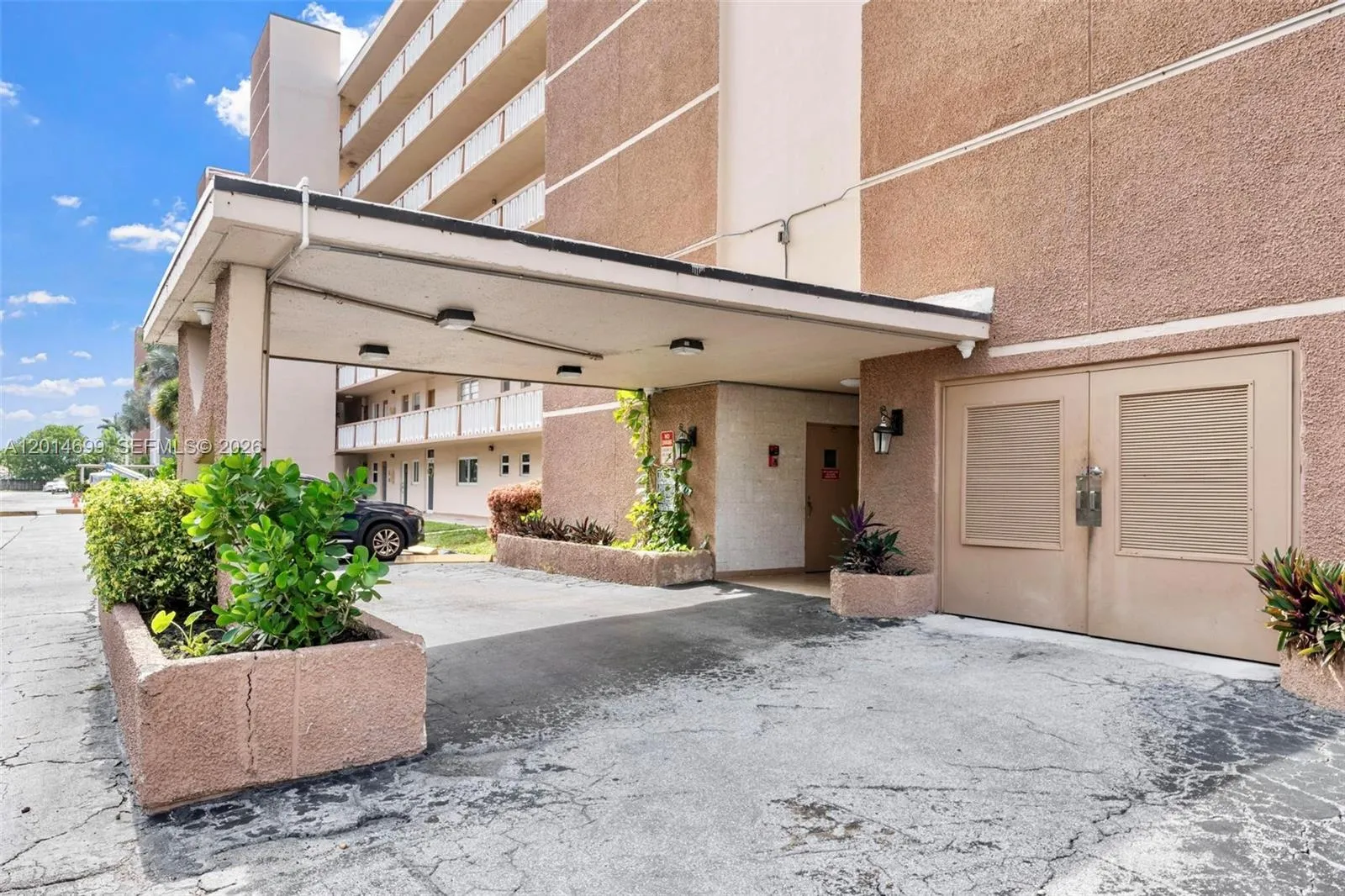 609 NE 14th Ave # 405, Hallandale Beach FL 33009