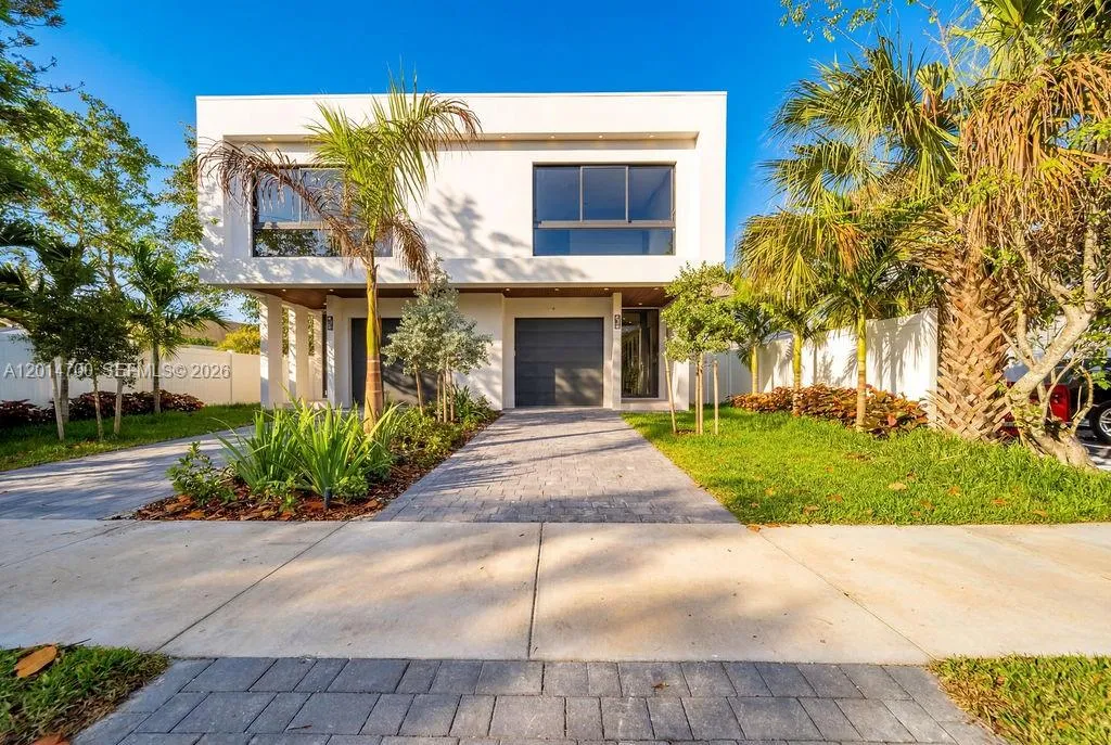 904 NE 17th Ter, Fort Lauderdale FL 33304