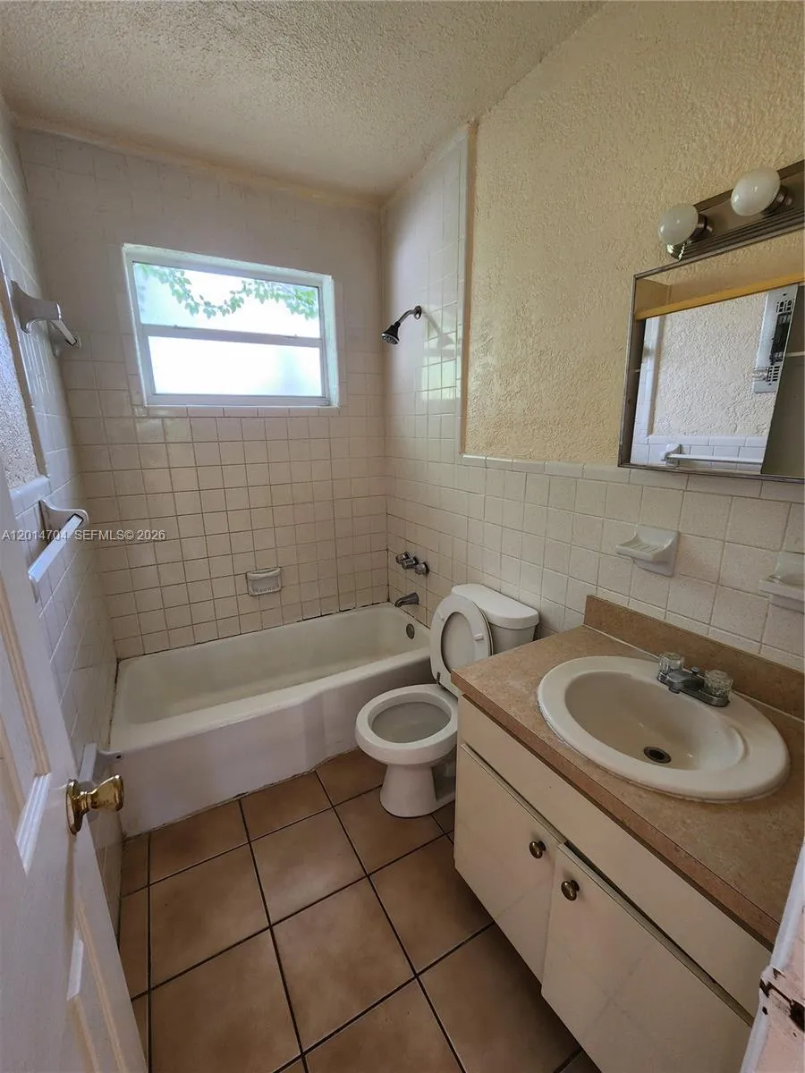 836 NW 2nd Ave # 1, Fort Lauderdale FL 33311
