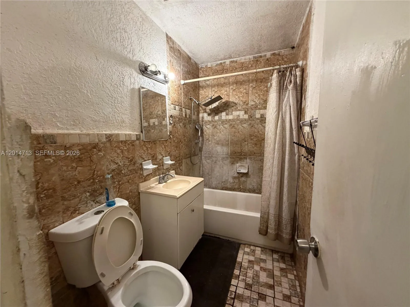 385 NE 129th St, North Miami FL 33161