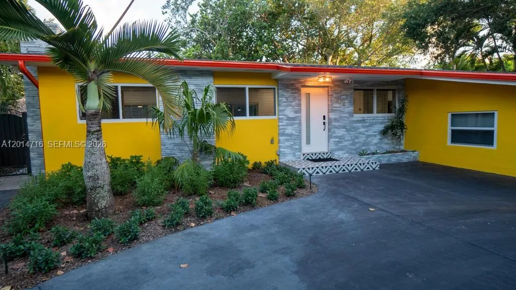 936 NE 128th St, North Miami FL 33161