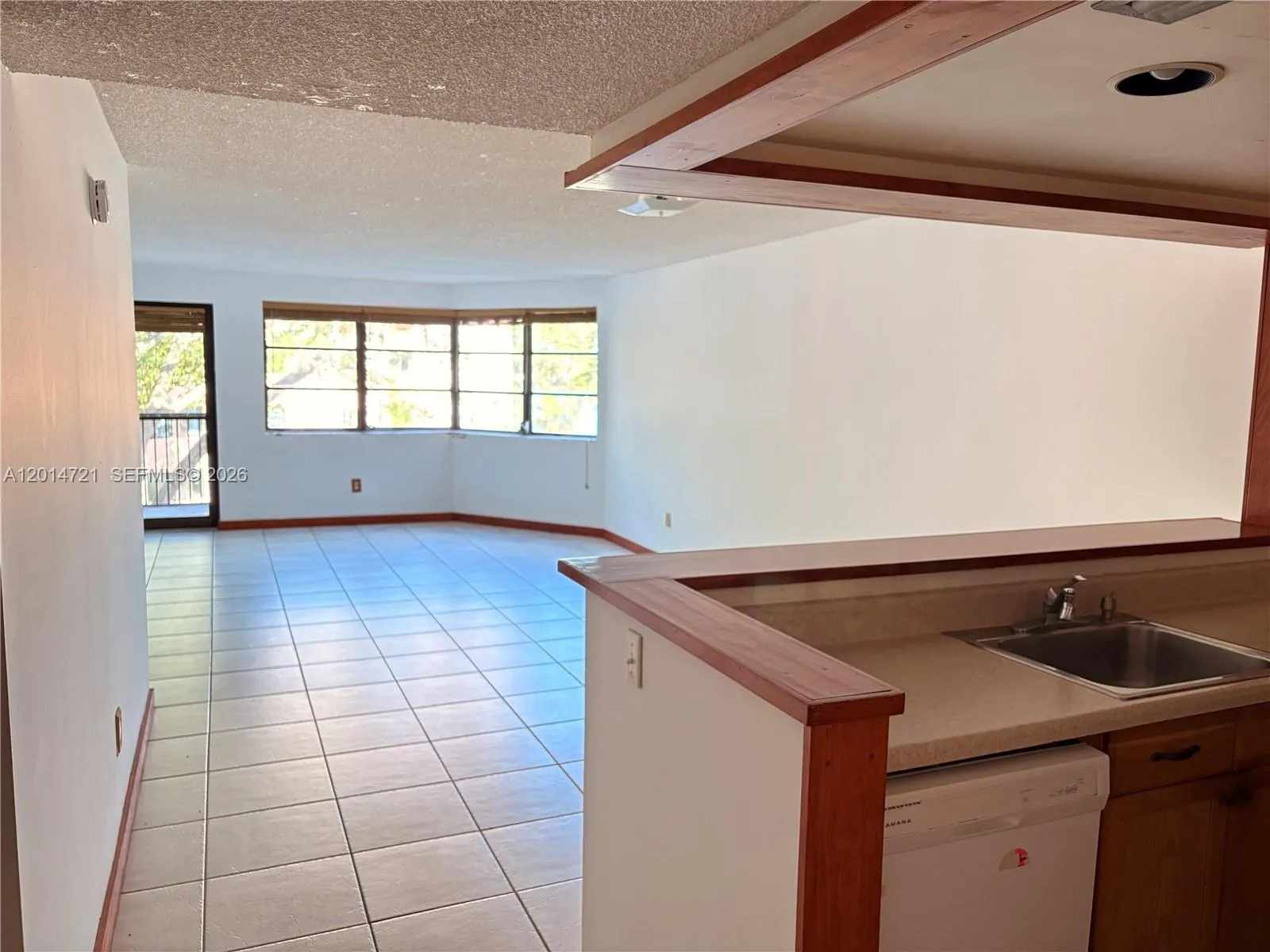 20860 San Simeon Way # 6, Miami FL 33179
