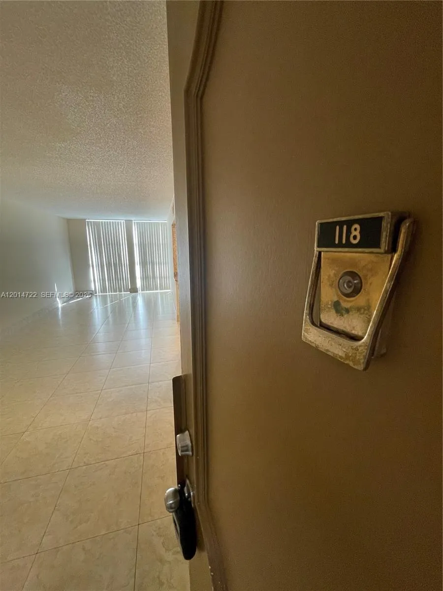 2000 Atlantic Shores Blvd # 118, Hallandale Beach FL 33009