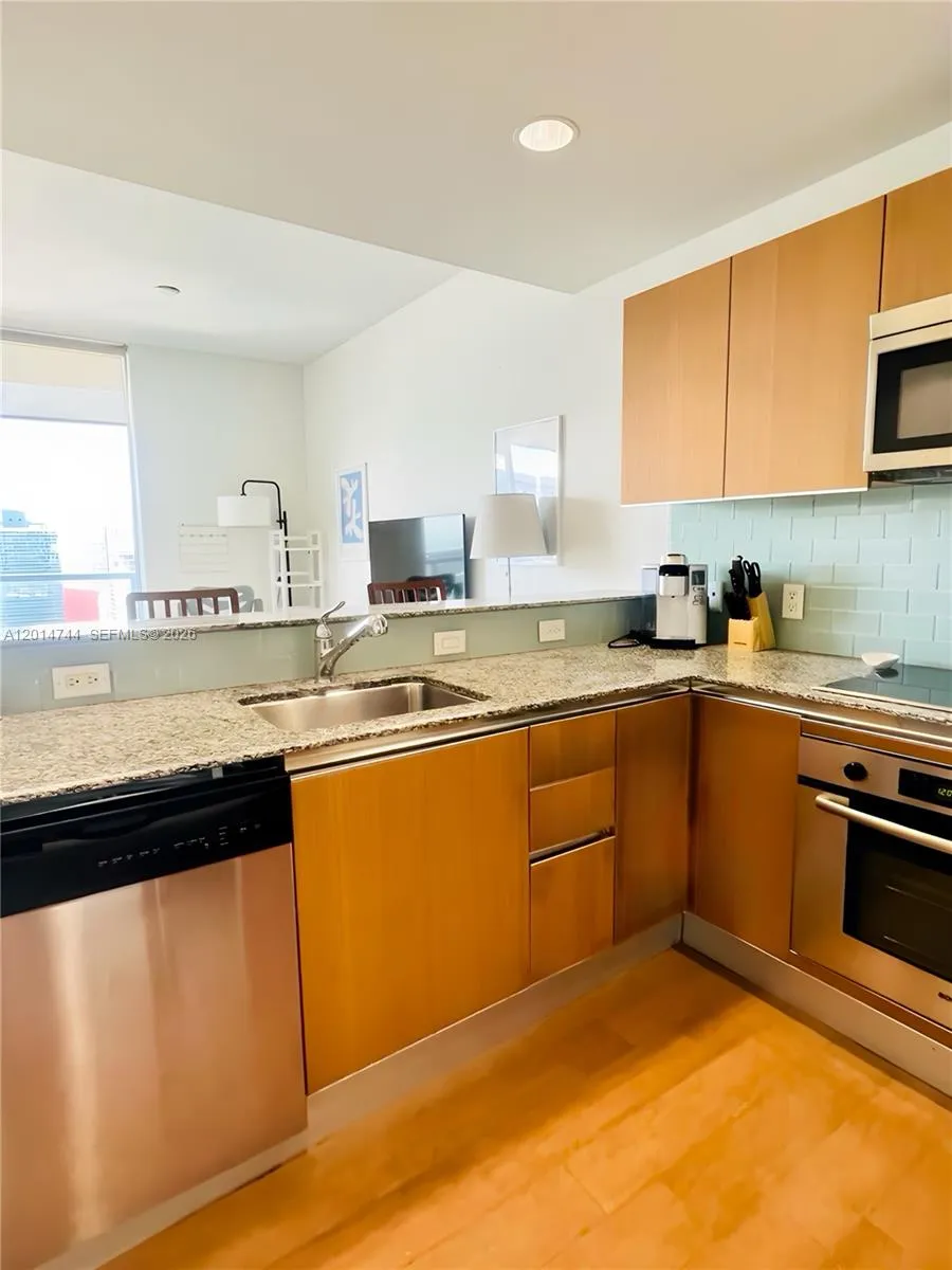 1060 Brickell Ave # 3709, Miami FL 33131