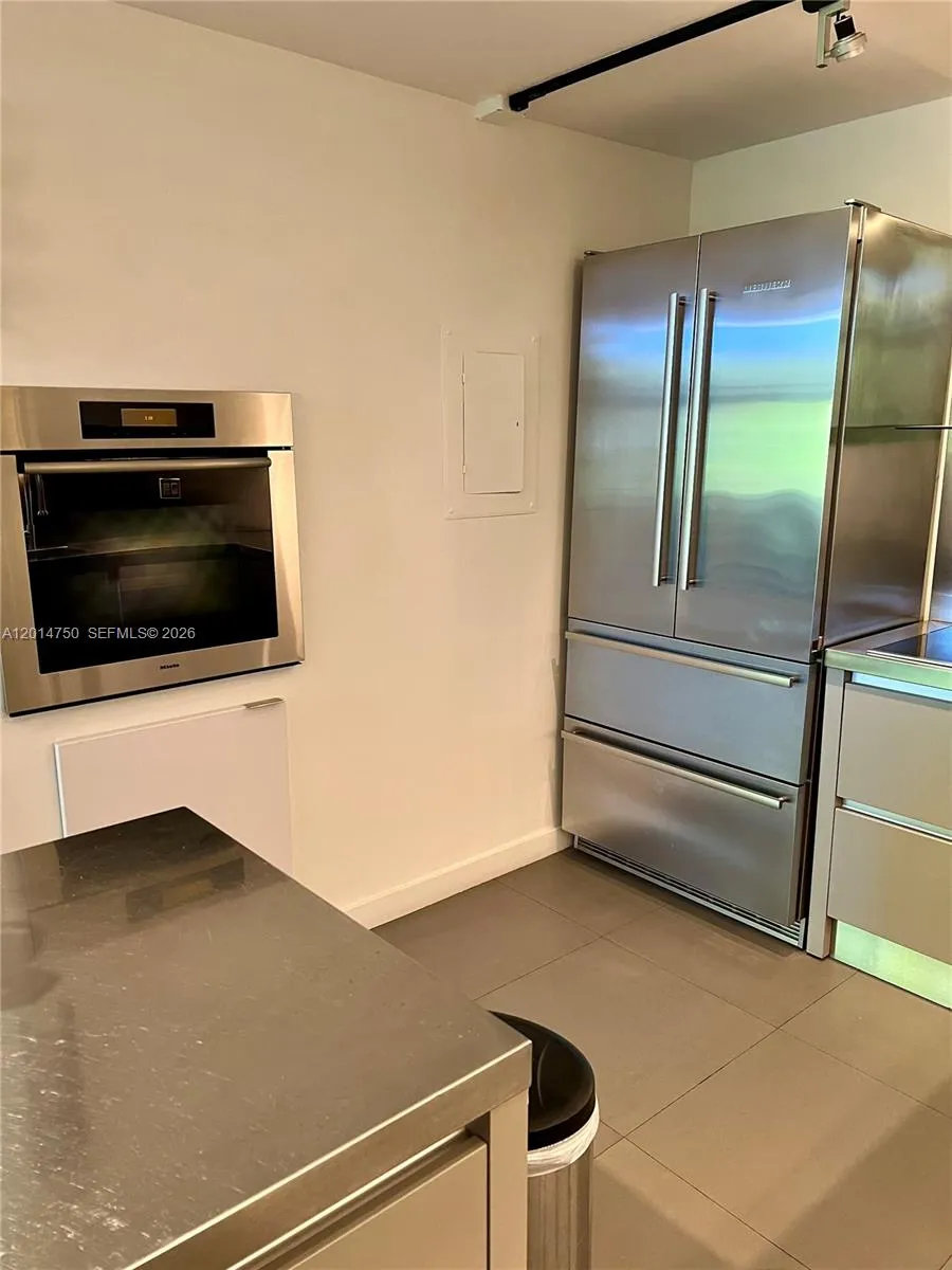 20365 W Country Club Dr, Aventura FL 33180