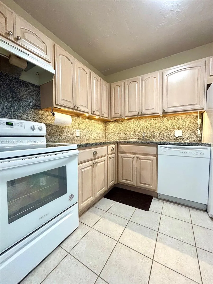 20301 W Country Club Dr # 1025, Aventura FL 33180