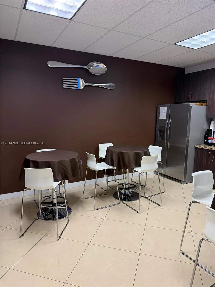 15800 Pines Blvd # 302, Pembroke Pines FL 33027