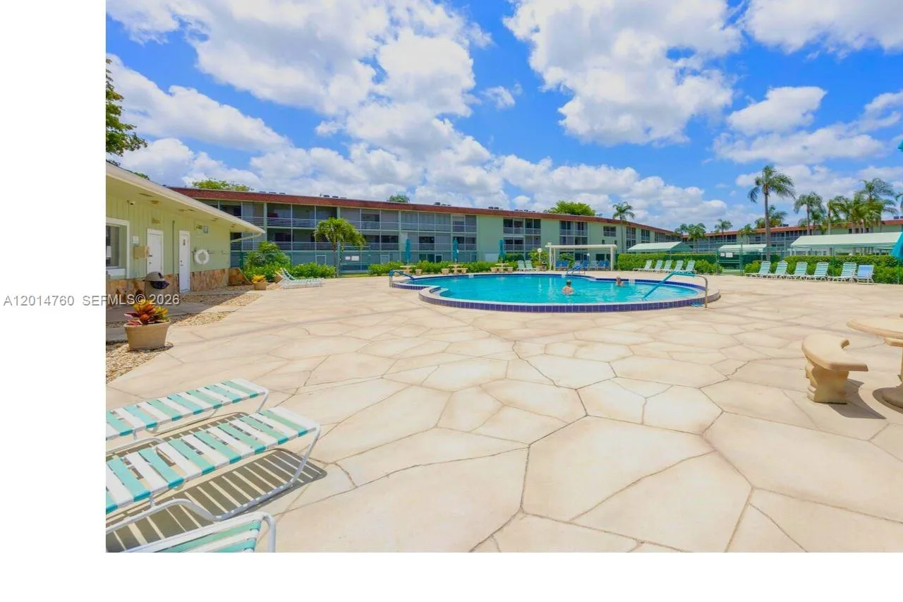 3000 Springdale Blvd # V109, Palm Springs FL 33461