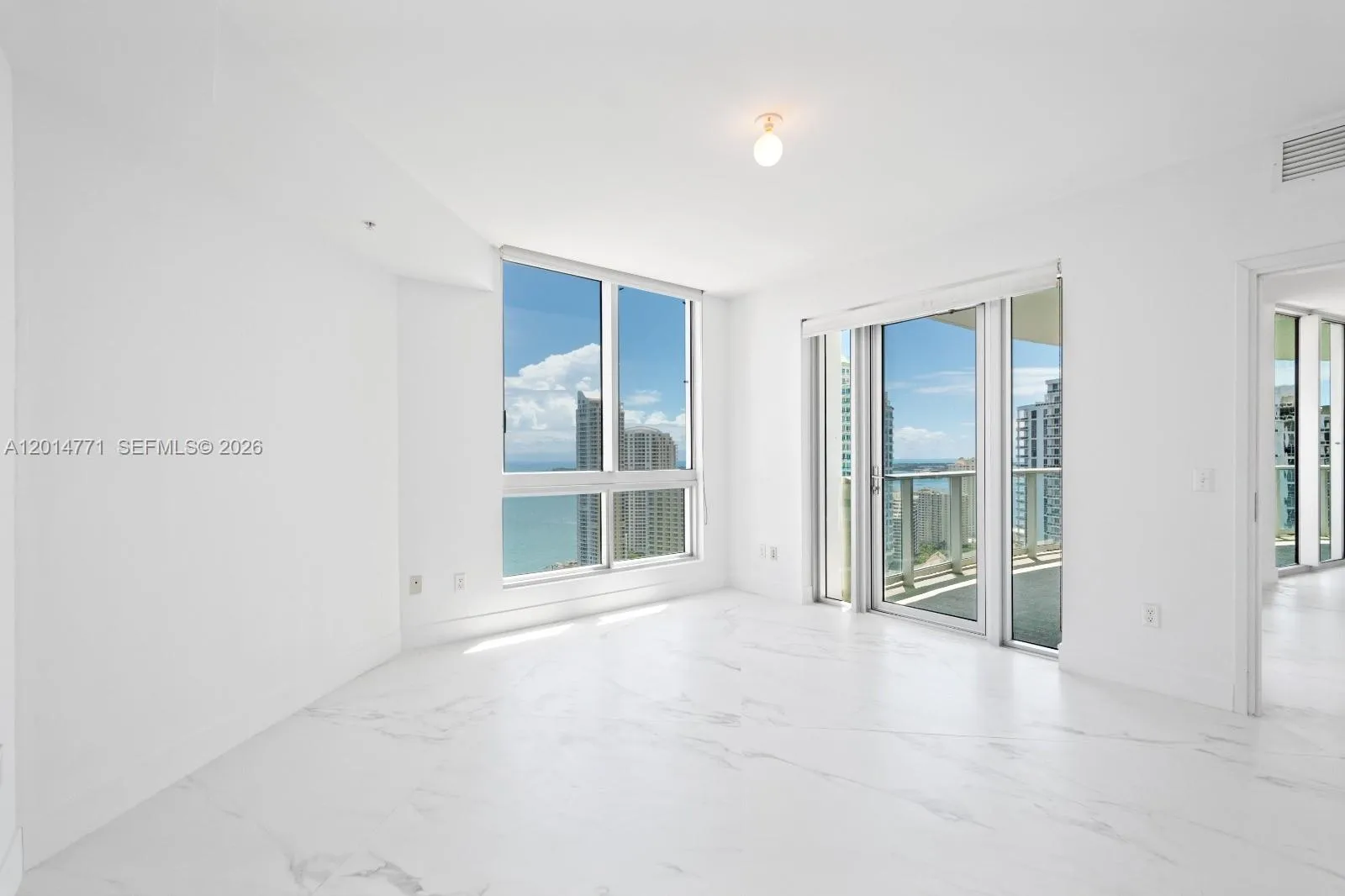 300 S Biscayne Blvd # 3010, Miami FL 33131