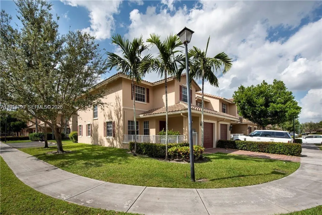 3371 Lakeside Dr # 27, Davie FL 33328