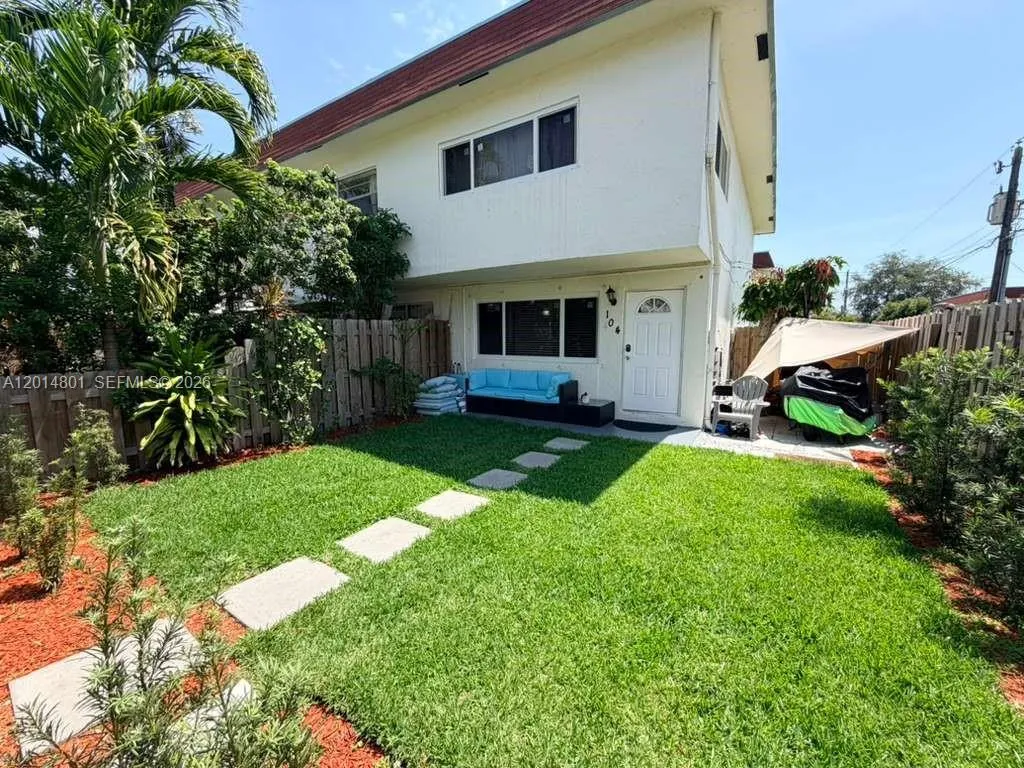 1500 NE 151st St # 104, Miami FL 33162