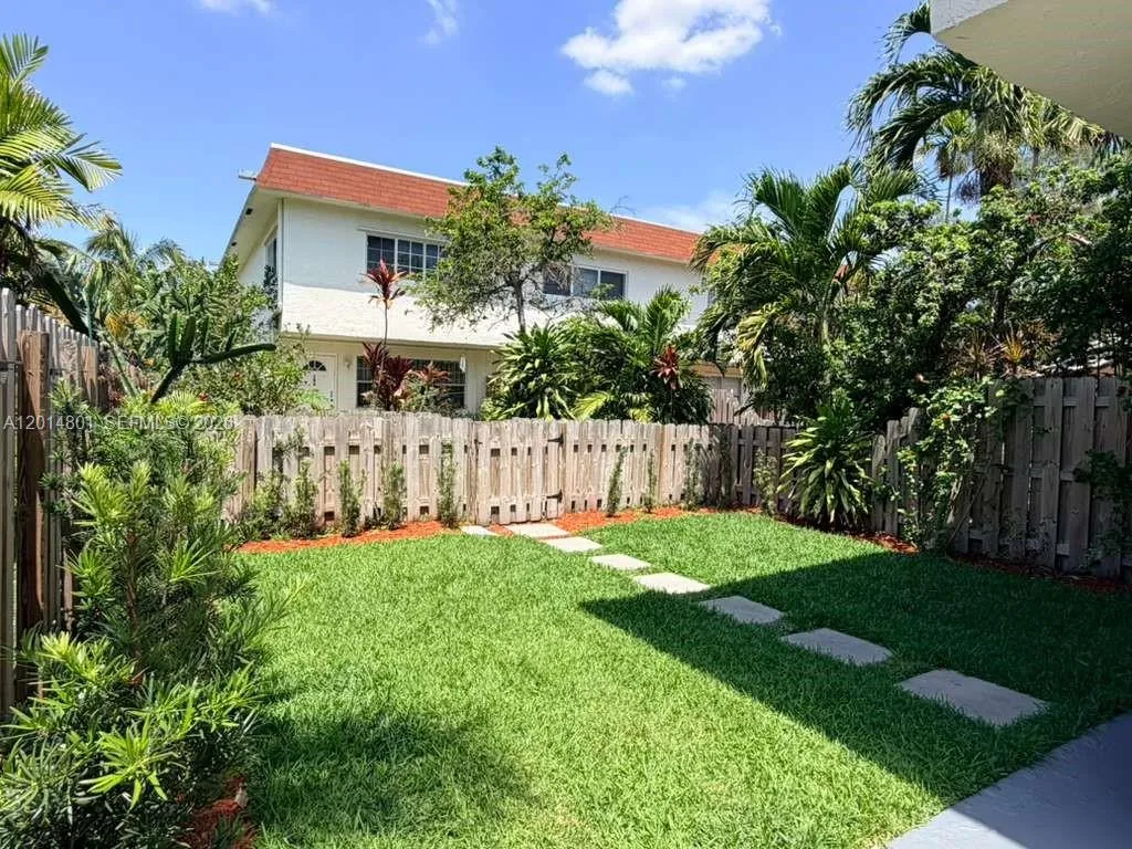1500 NE 151st St # 104, Miami FL 33162