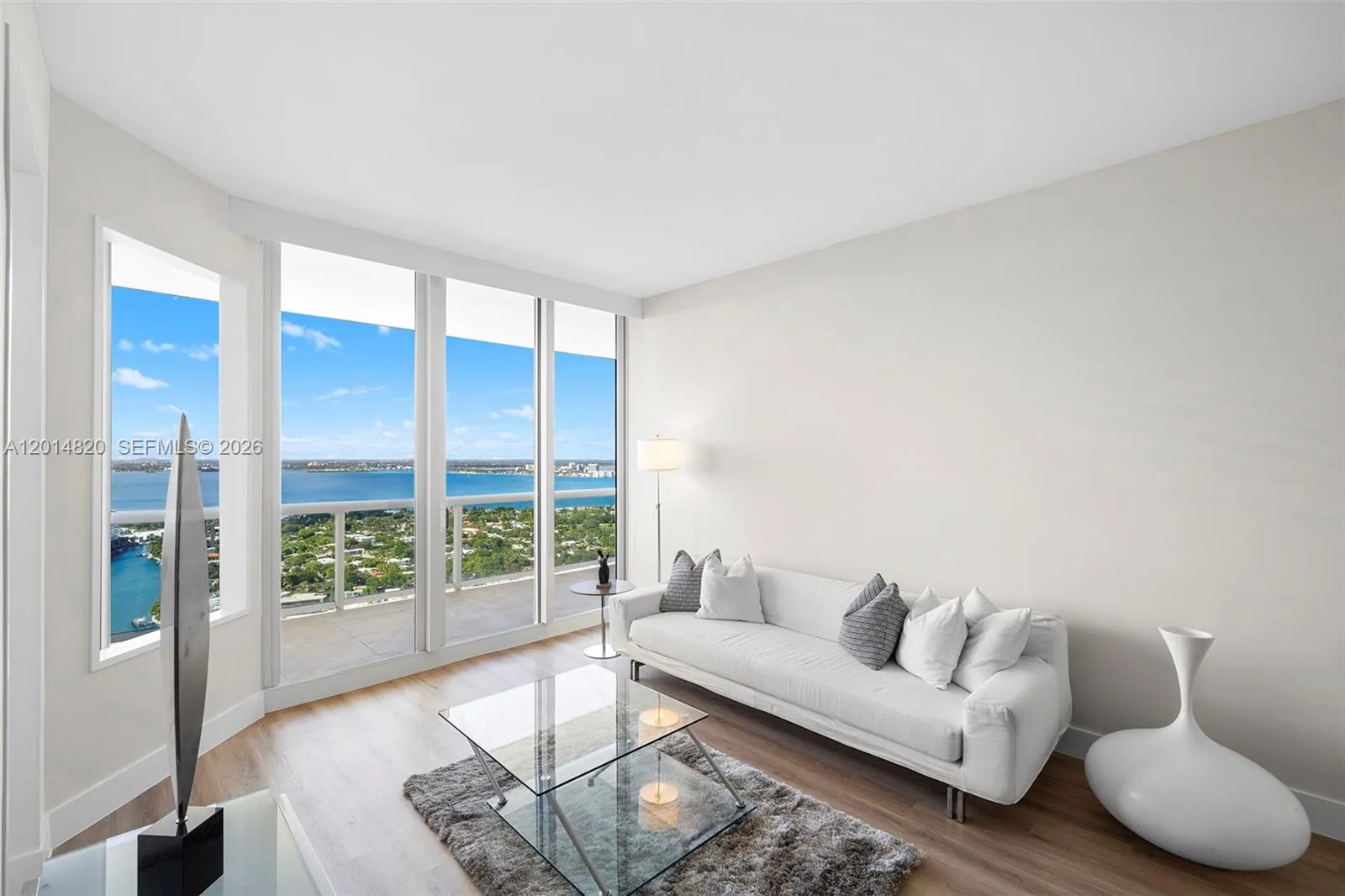 4775 Collins Ave, Miami Beach FL 33140