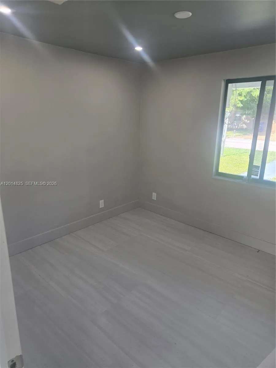 3300 SE 6th St, Pompano Beach FL 33062