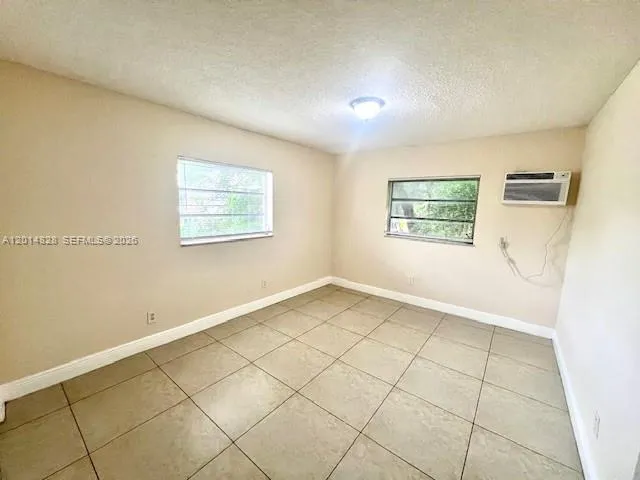 685 NE 85th St # 6, Miami FL 33138
