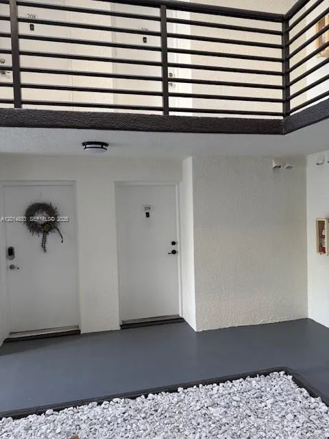 9735 Fontainebleau Blvd # G109, Miami FL 33172