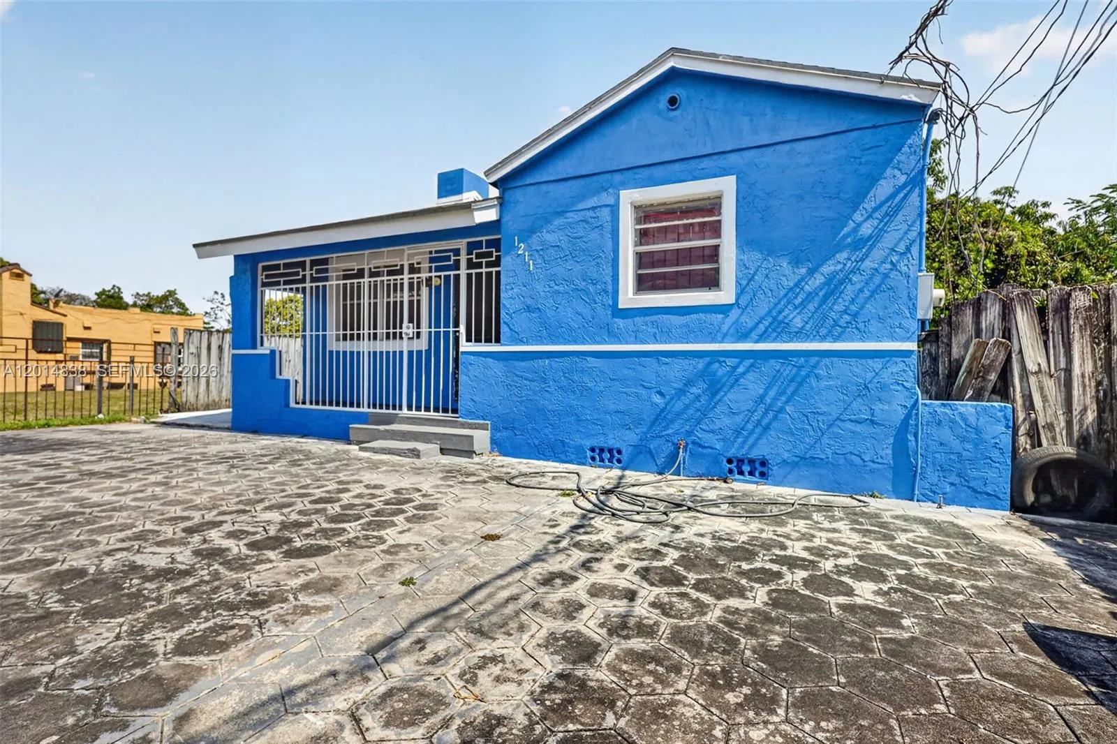 1211 NW 37th St, Miami FL 33142