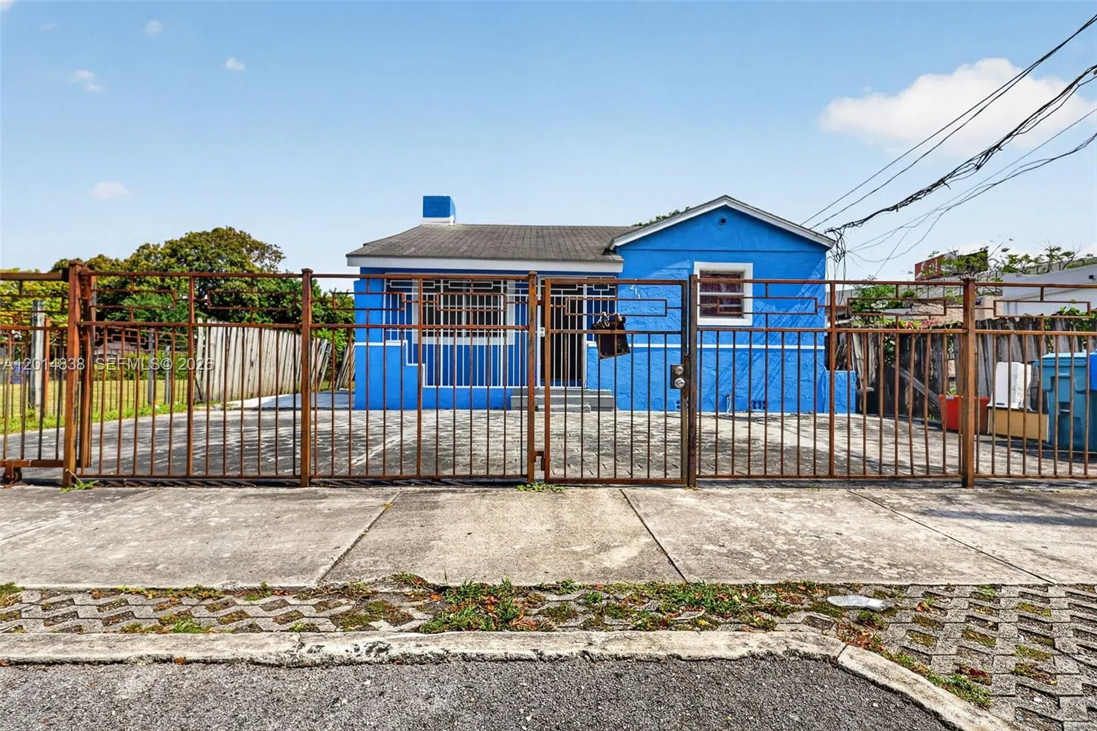 1211 NW 37th St, Miami FL 33142