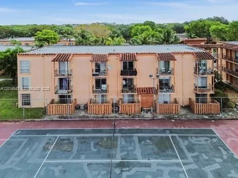 7155 Miami Lakes Dr # P16, Miami Lakes FL 33014