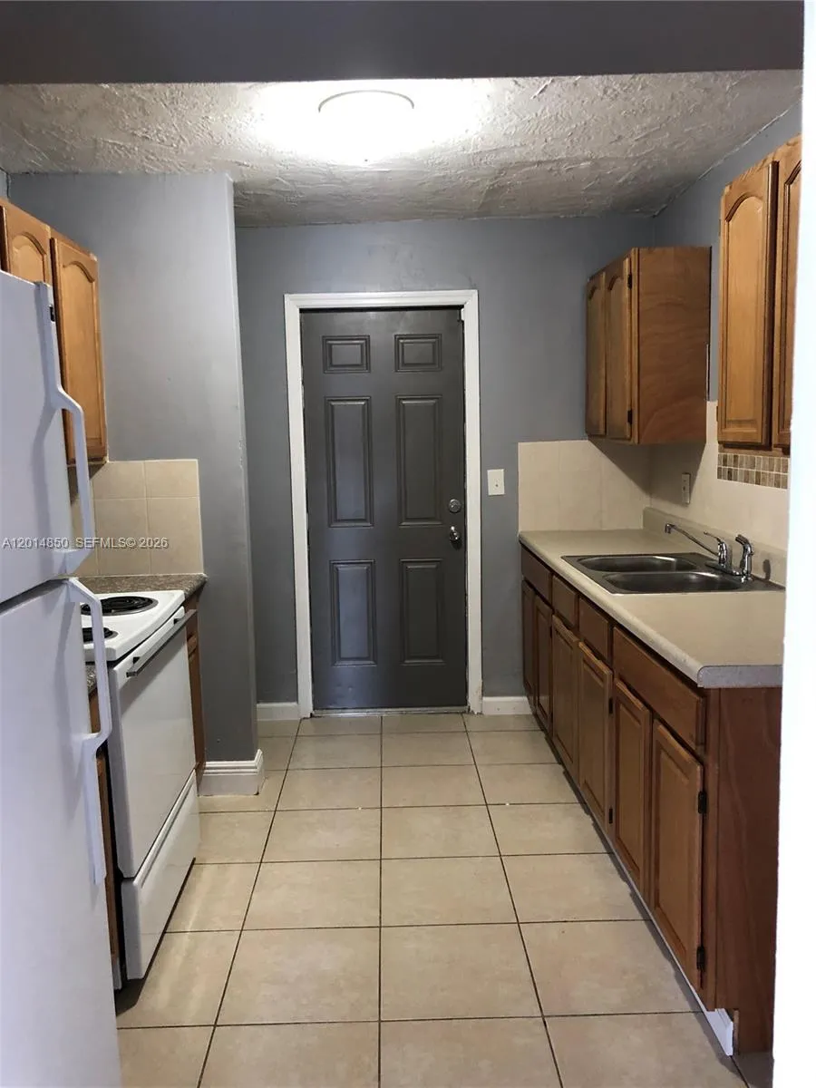 424 SW 12th Ave, Homestead FL 33030