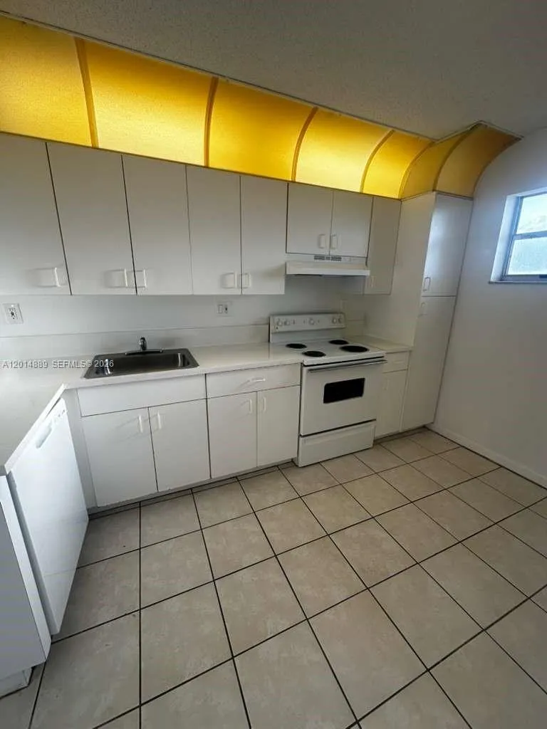 2903 NE 163rd St # 506, North Miami Beach FL 33160