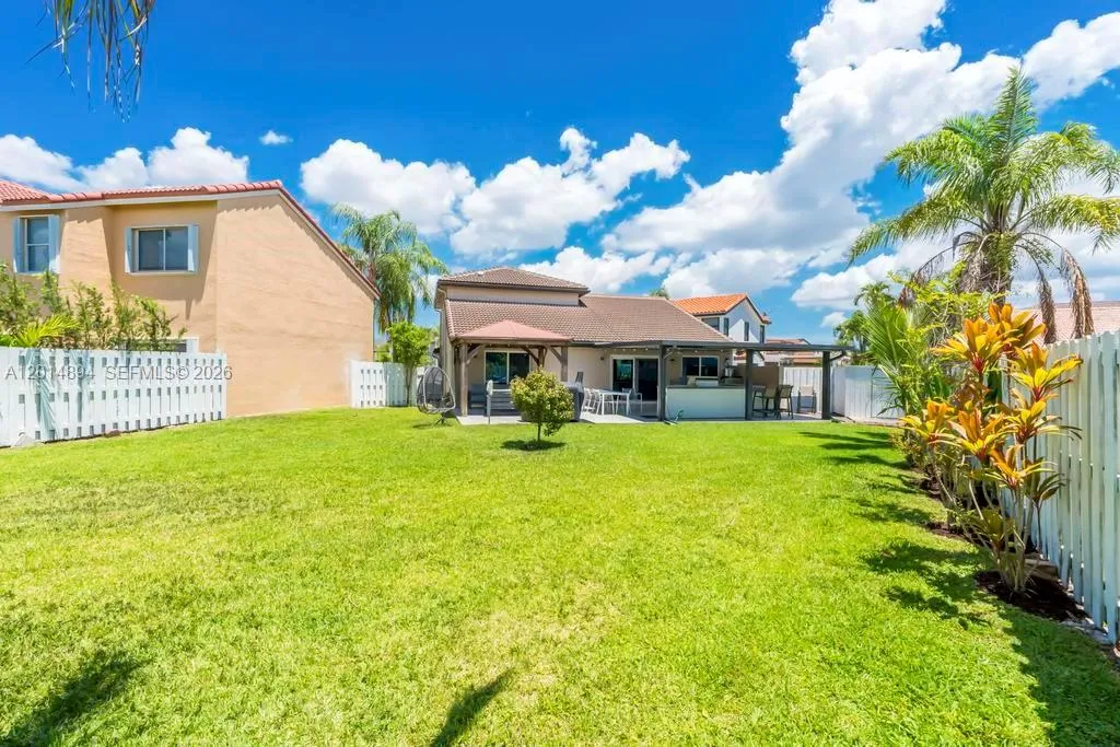 18168 SW 3rd St, Pembroke Pines FL 33029
