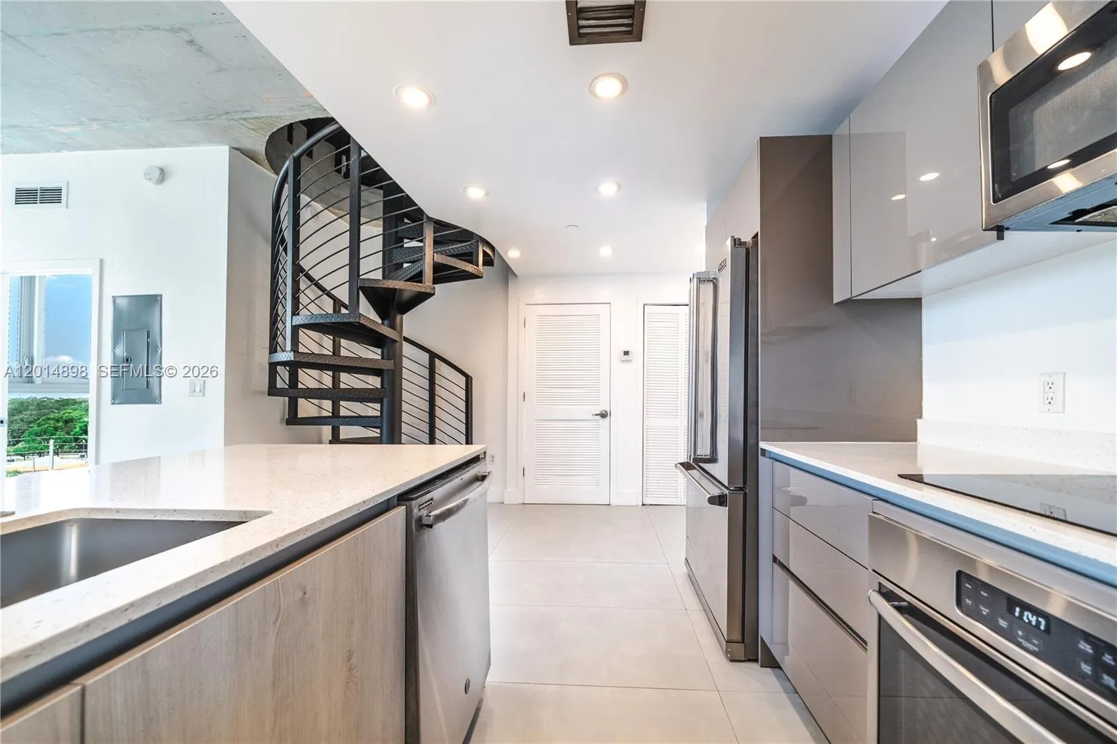 13800 Highland Dr, North Miami Beach FL 33181