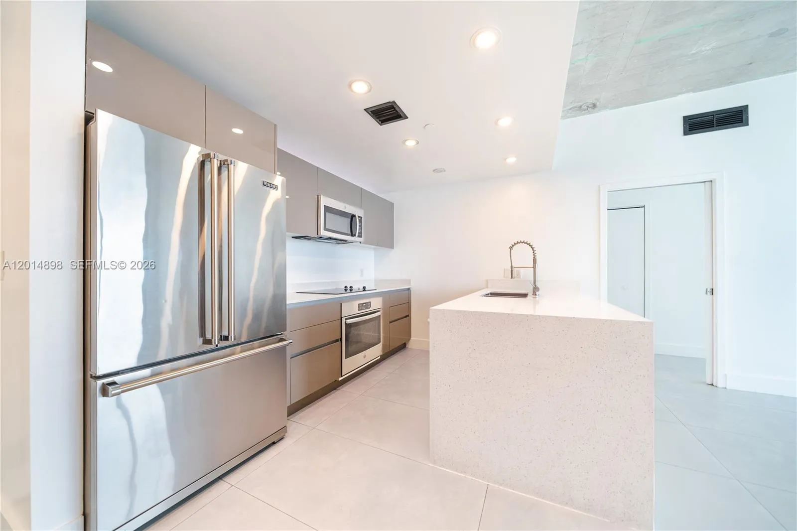13800 Highland Dr, North Miami Beach FL 33181