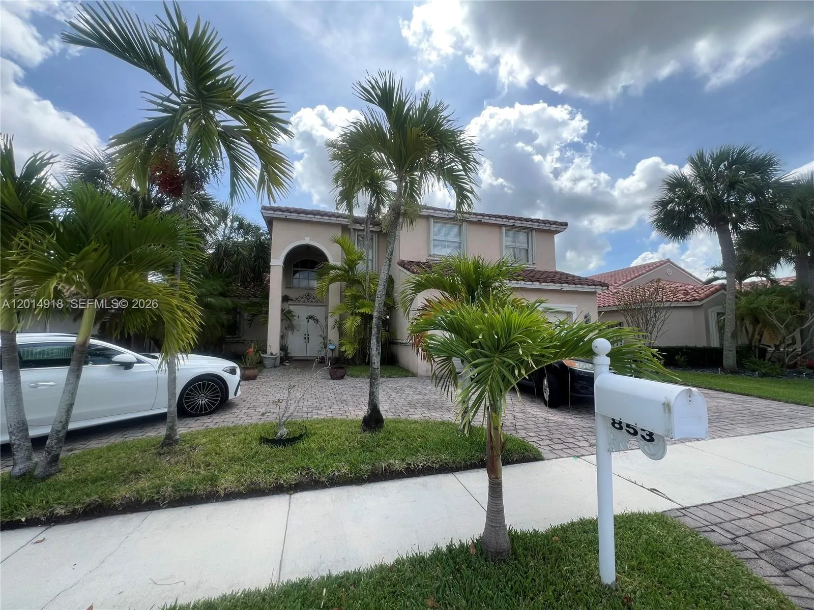 853 SW 191st Ter, Pembroke Pines FL 33029