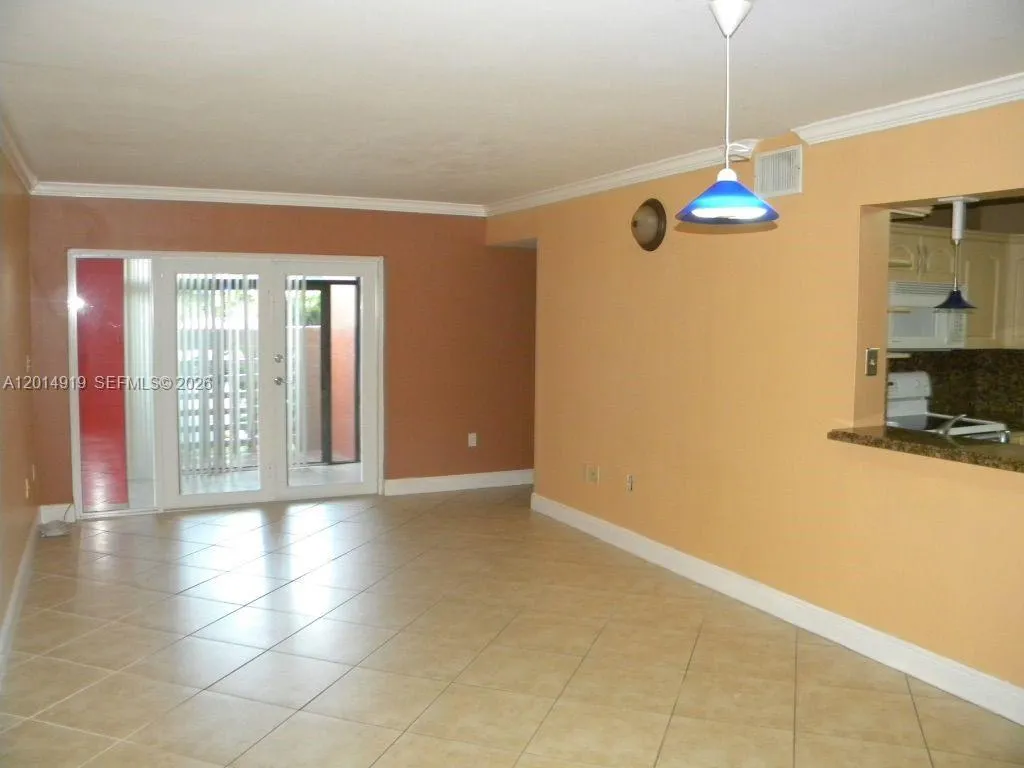 10249 NW 9th St Cir # 8, Miami FL 33172