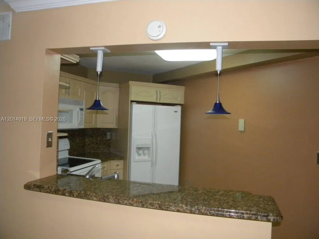 10249 NW 9th St Cir # 8, Miami FL 33172