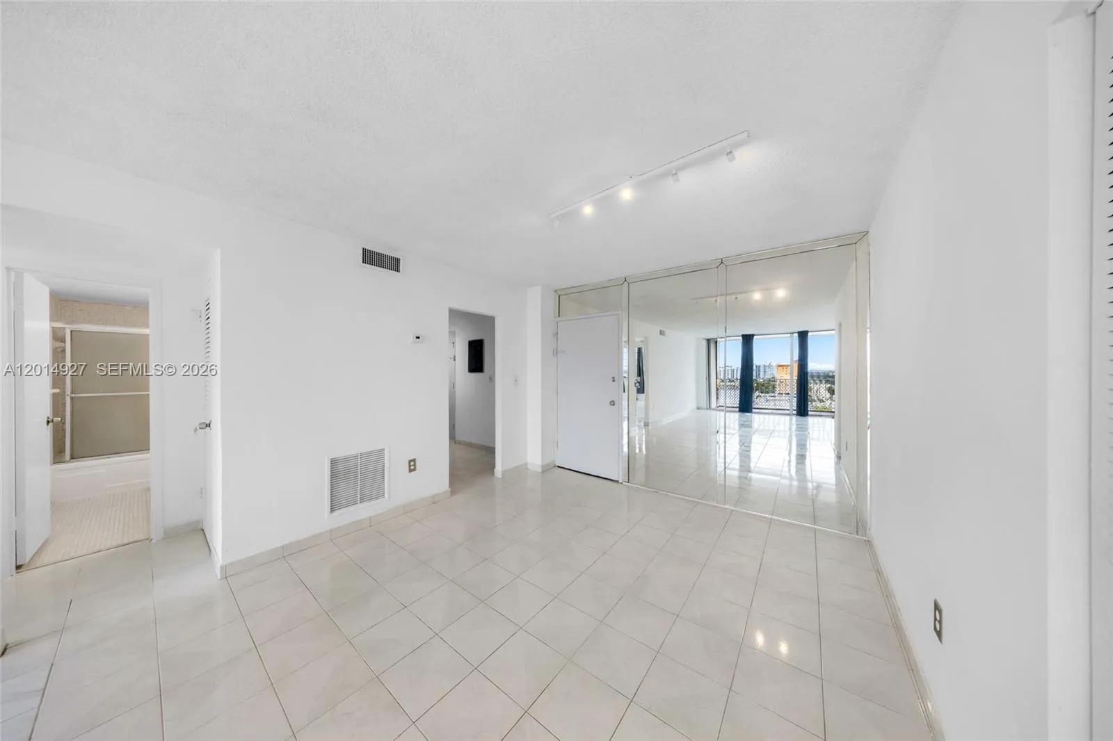 1865 79th St Cswy # 14D, North Bay Village FL 33141