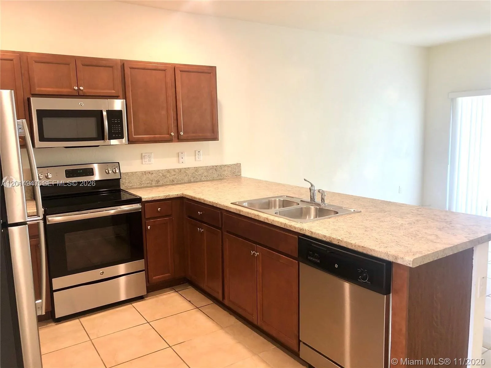 9213 W 33rd Way, Hialeah FL 33018