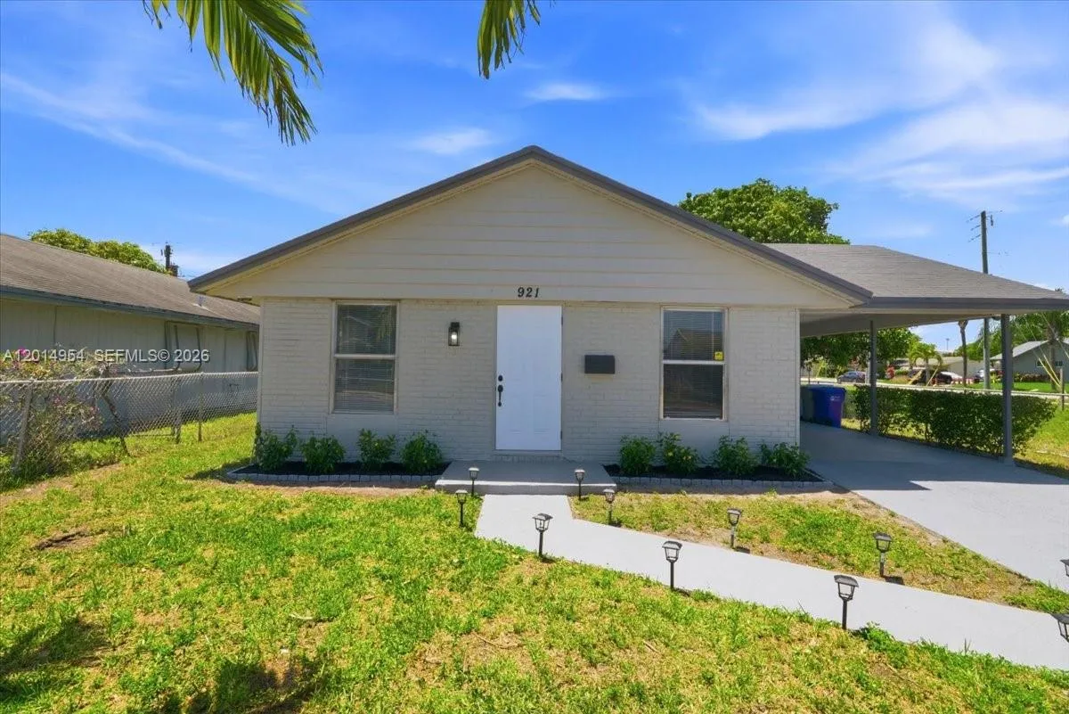 921 NW 5th Ave, Pompano Beach FL 33060