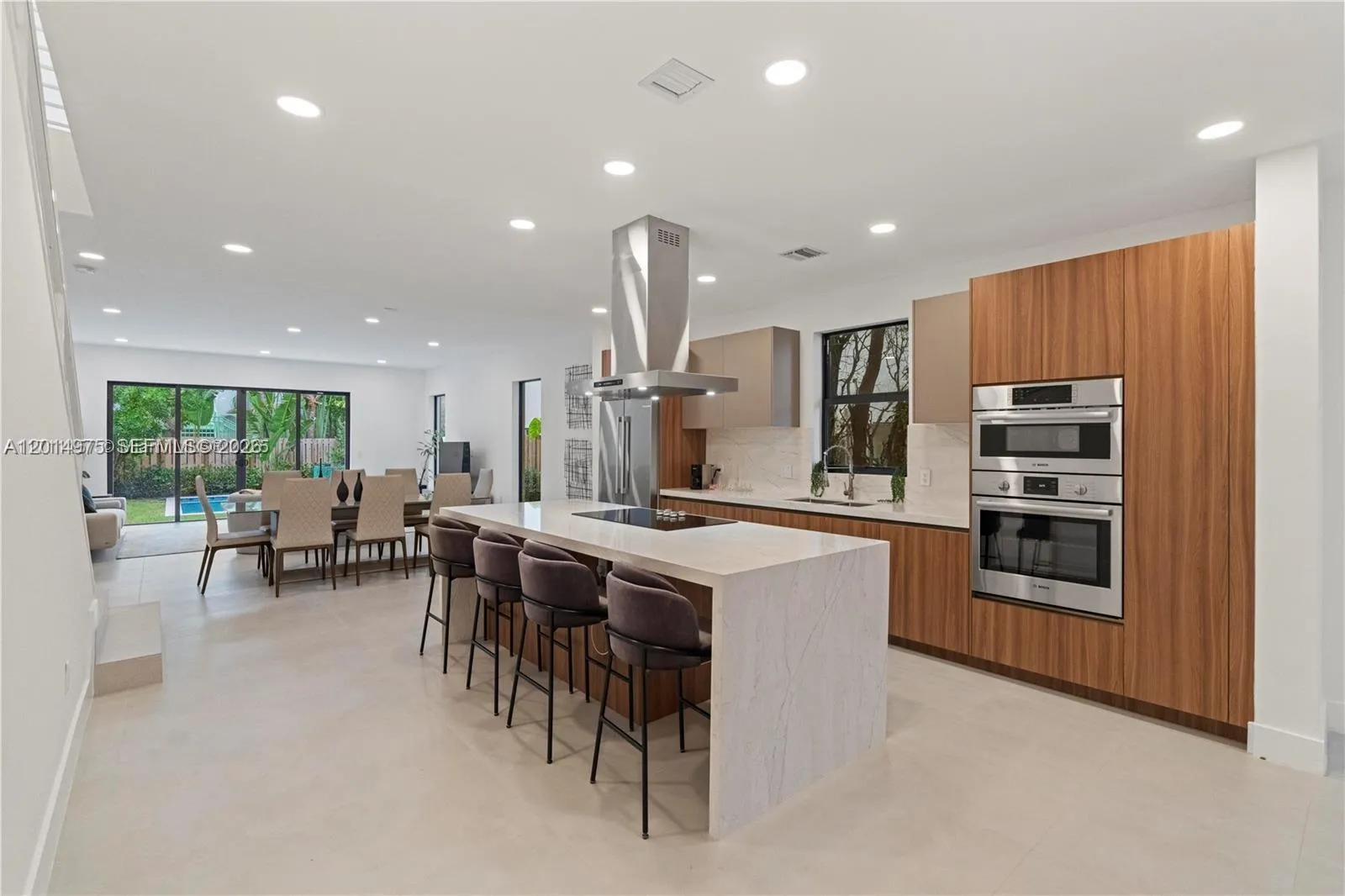 4 bedroom 3 bath for sale at 909 NE 16th Ave, Fort Lauderdale FL 33304