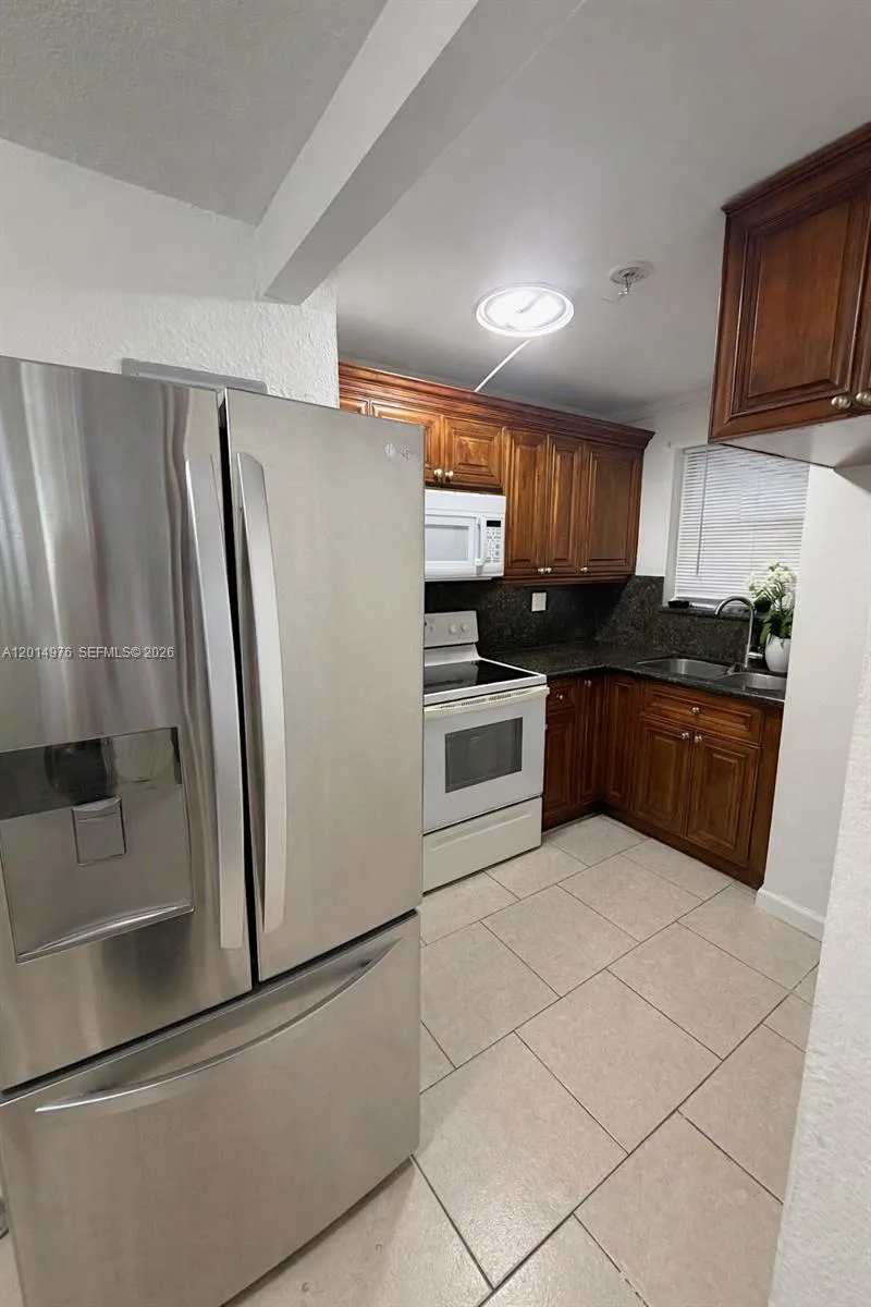 310 Fontainebleau Blvd # 206, Miami FL 33172