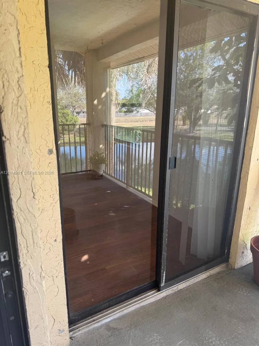9999 Summerbreeze Dr # 620, Sunrise FL 33322