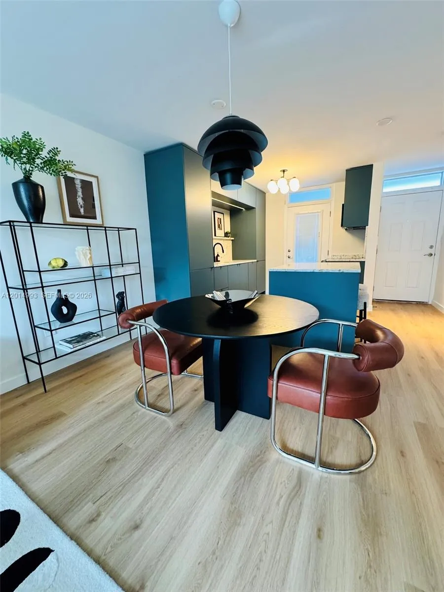 1045 10th St # 302, Miami Beach FL 33139
