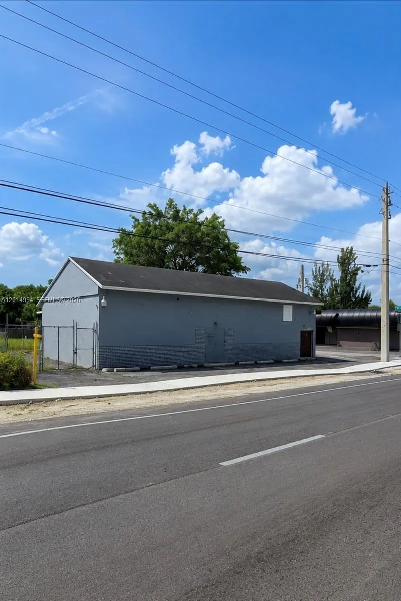 23095 S Dixie Hwy, Miami FL 33170