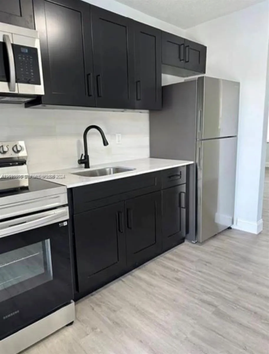 4141 SW 20th St # 2, West Park FL 33023